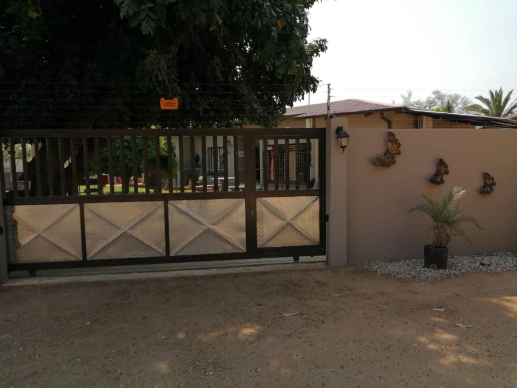 El-Kole Bed And Breakfast Tsumeb Exterior photo